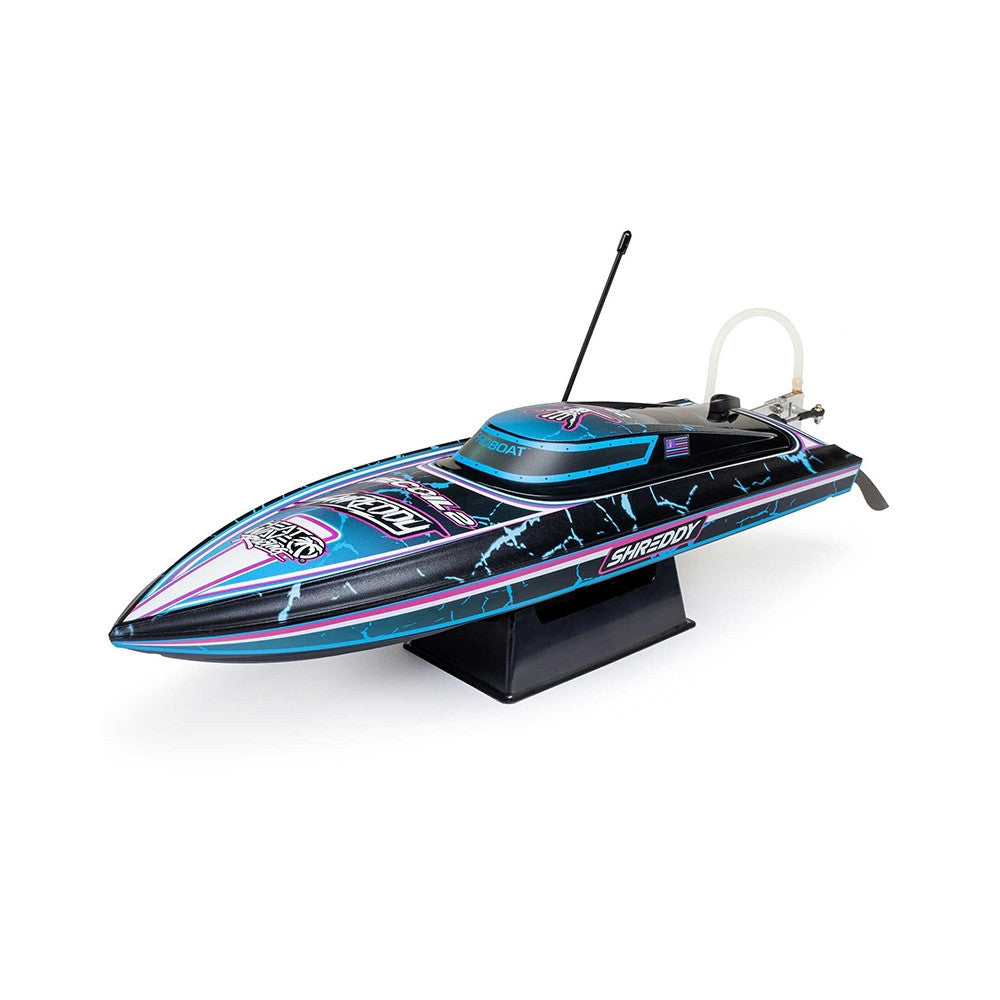Bateaux télécommandés.