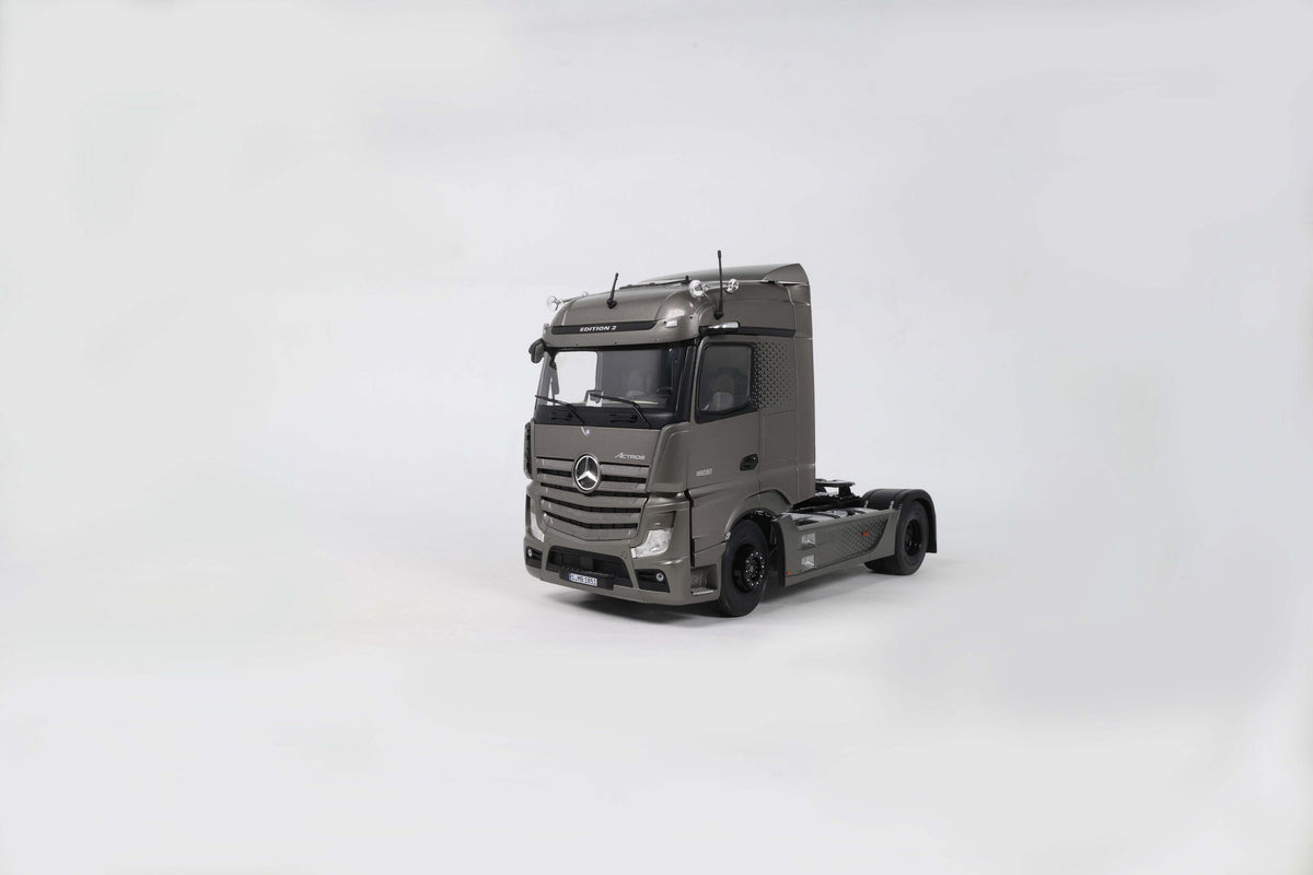 Solido S2400205 Camion miniature collection 1/24 Mercedes-Benz Actros L Argent mat 2021 - Breizh Modélisme.