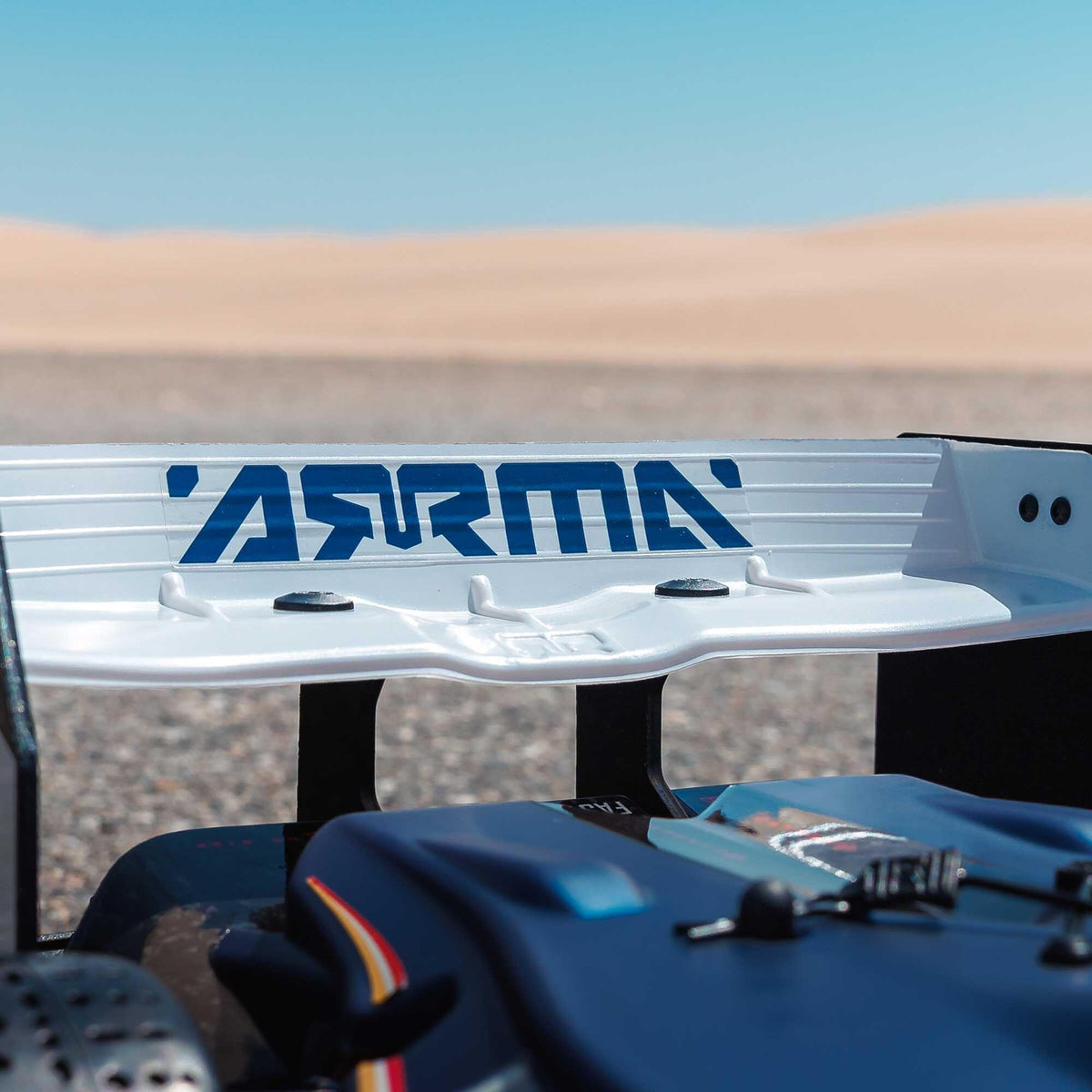 Voiture de vitesse RC Arrma Limitless 120 8S 4x4 1/7 brushless RTR blanc/bleu – ARA7816T2