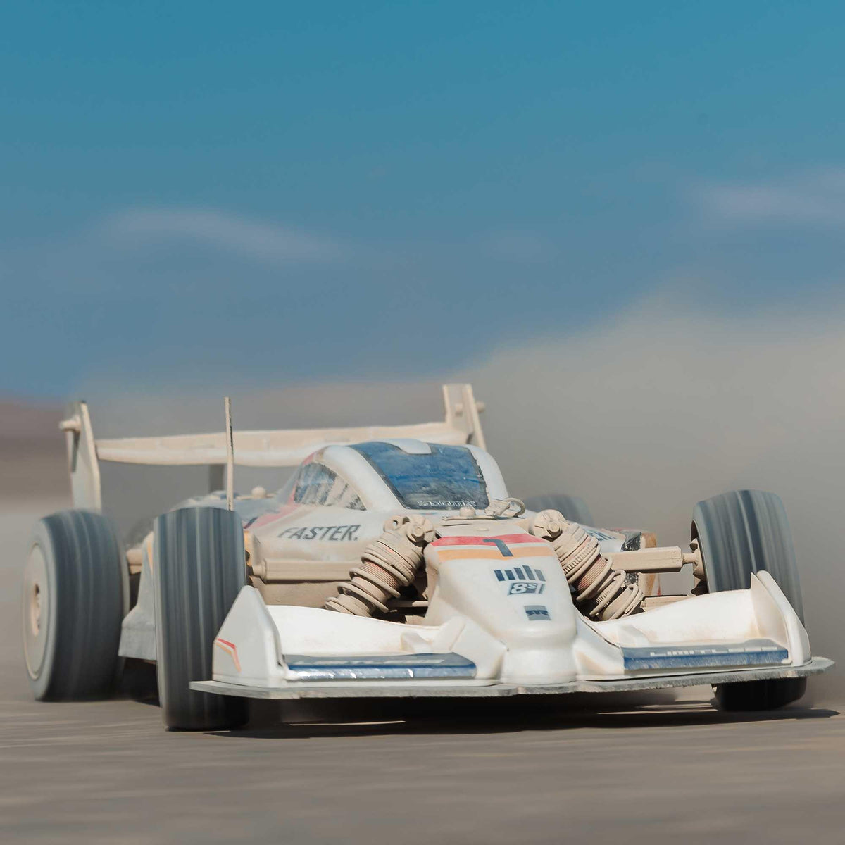 Voiture de vitesse RC Arrma Limitless 120 8S 4x4 1/7 brushless RTR blanc/bleu – ARA7816T2