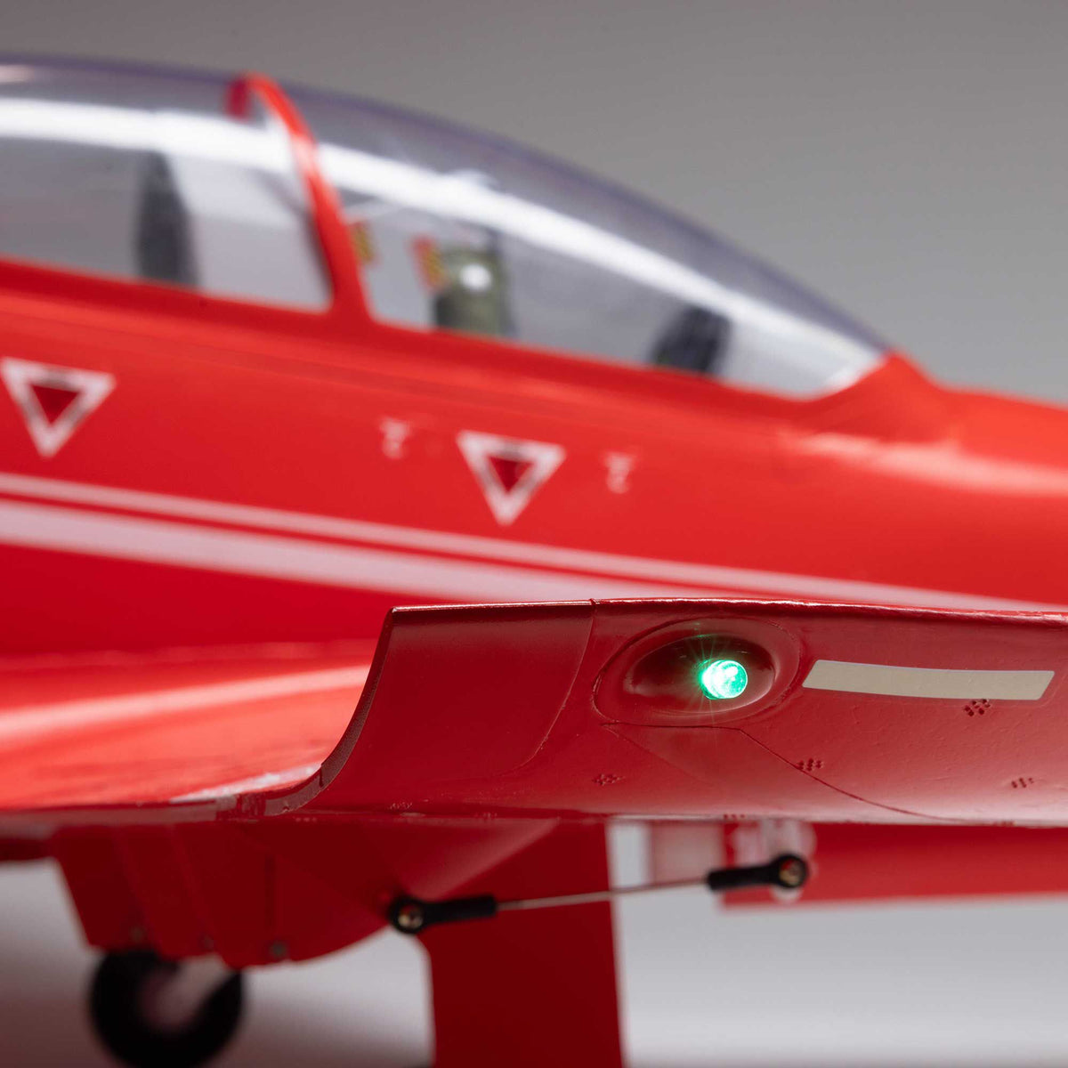 Avion RC E-flite Pilatus PC-21 1,3 m PNP – EFL14975 - Breizh Modélisme.