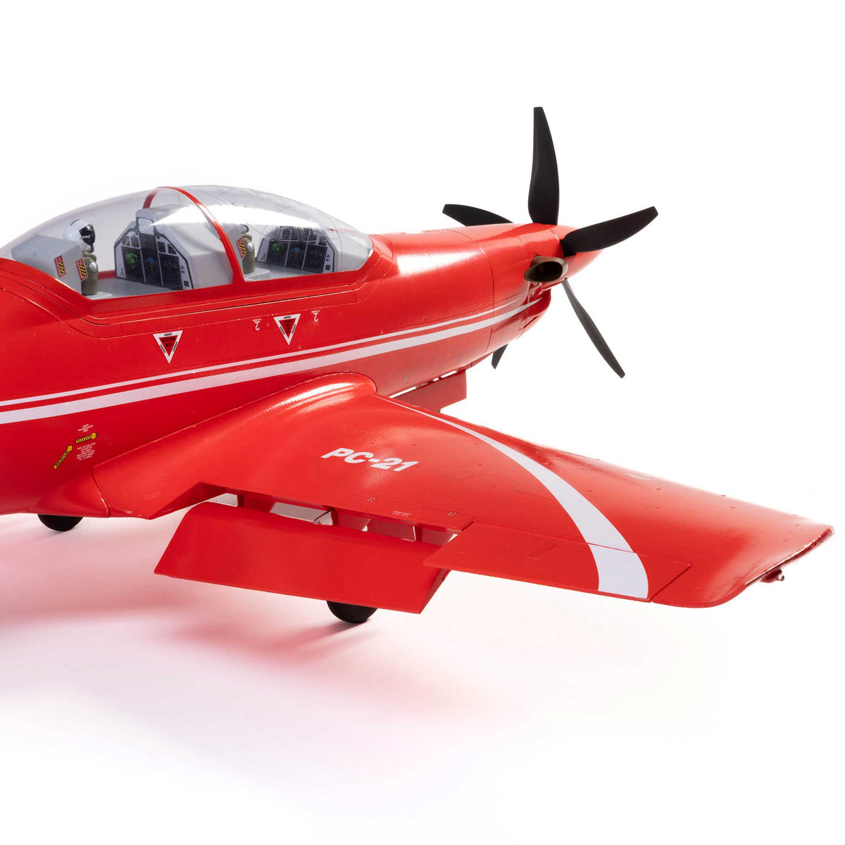 Avion RC E-flite Pilatus PC-21 1,3 m PNP – EFL14975 - Breizh Modélisme.