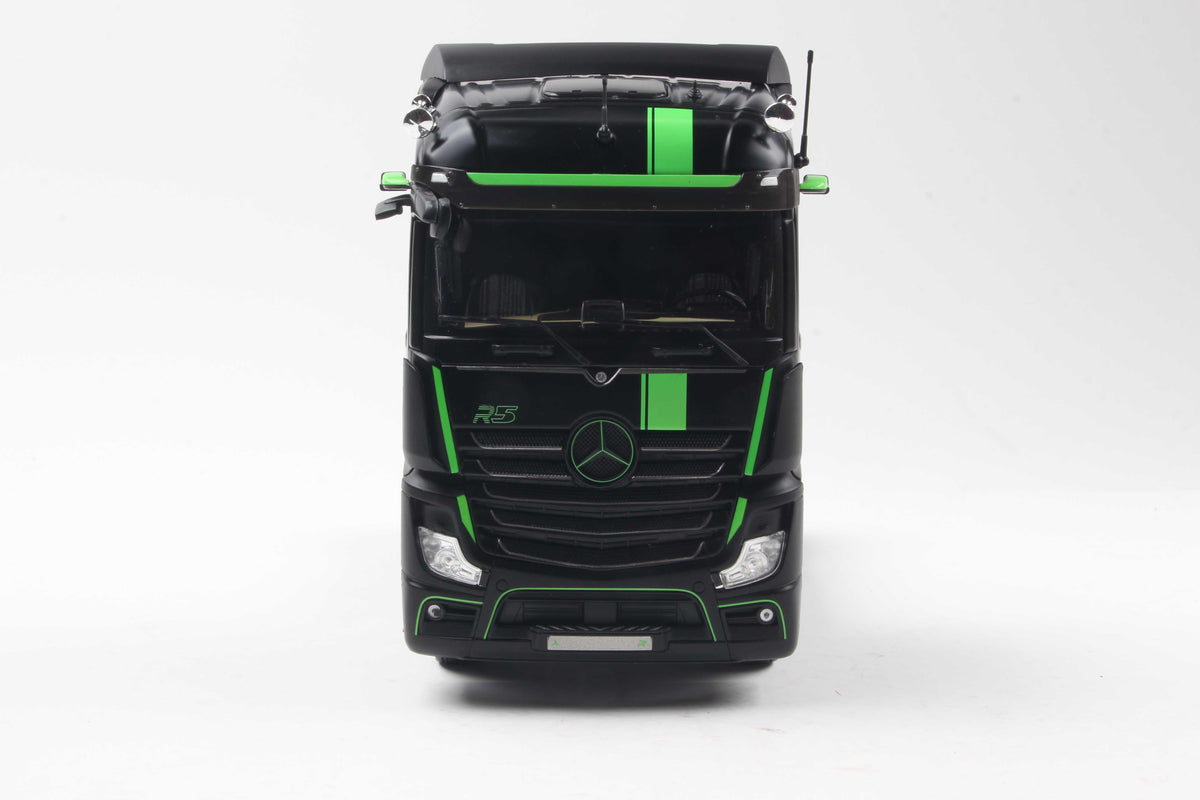 Solido S2400107 Voiture miniature collection 1/24 Volvo FH Globetrotter XL Neon vert 2023 - Breizh Modélisme.