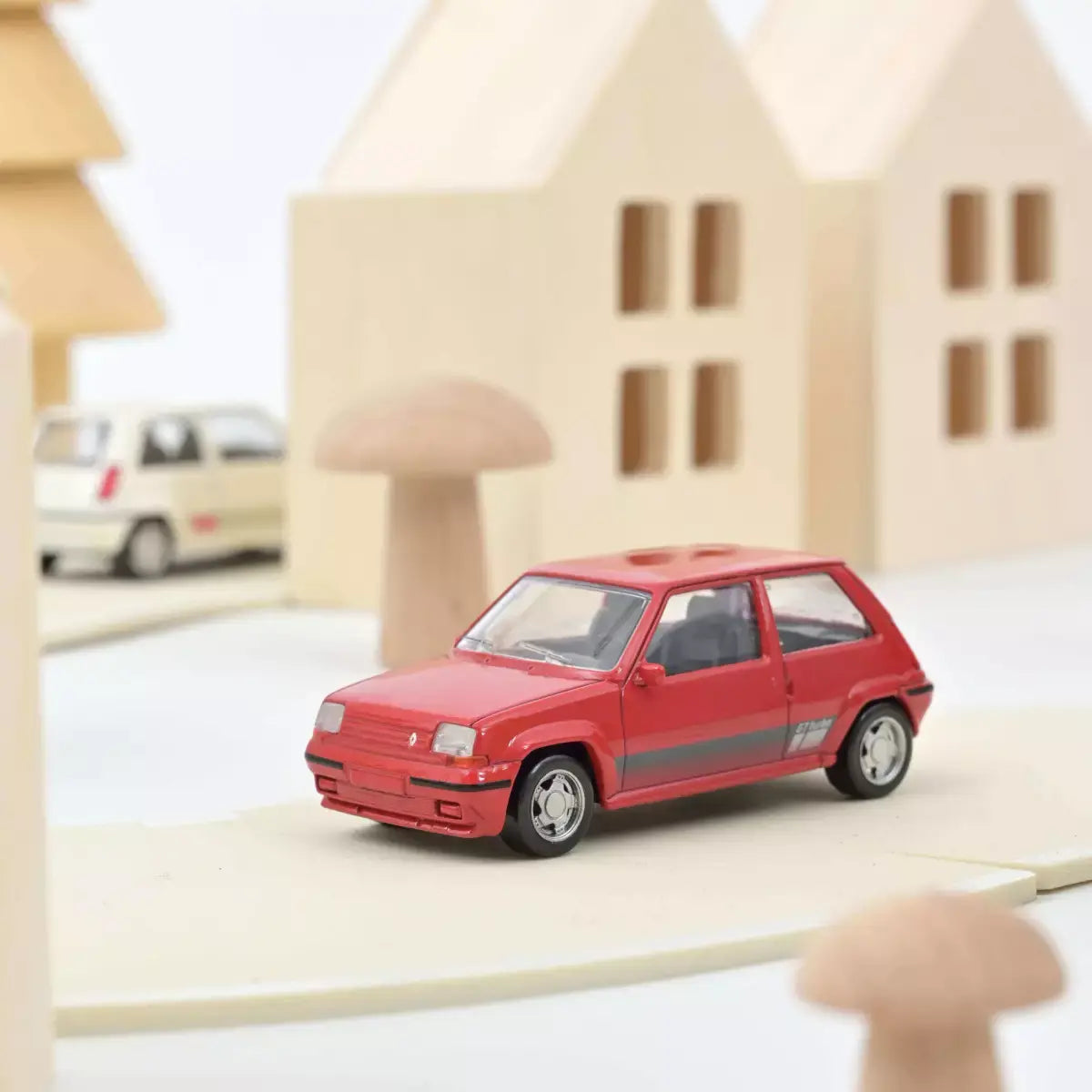 Voiture miniature 1/43 Renault SuperCinq GT Turbo Ph II 1988 Rouge Jet-car Norev 510539