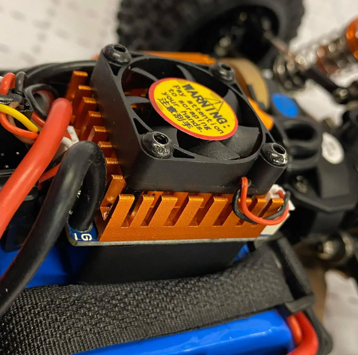 DF Models Truck RC DF-06 Pro Brushless RTR 1/14 - 90km/h 4WD 3148 - Breizh Modélisme.