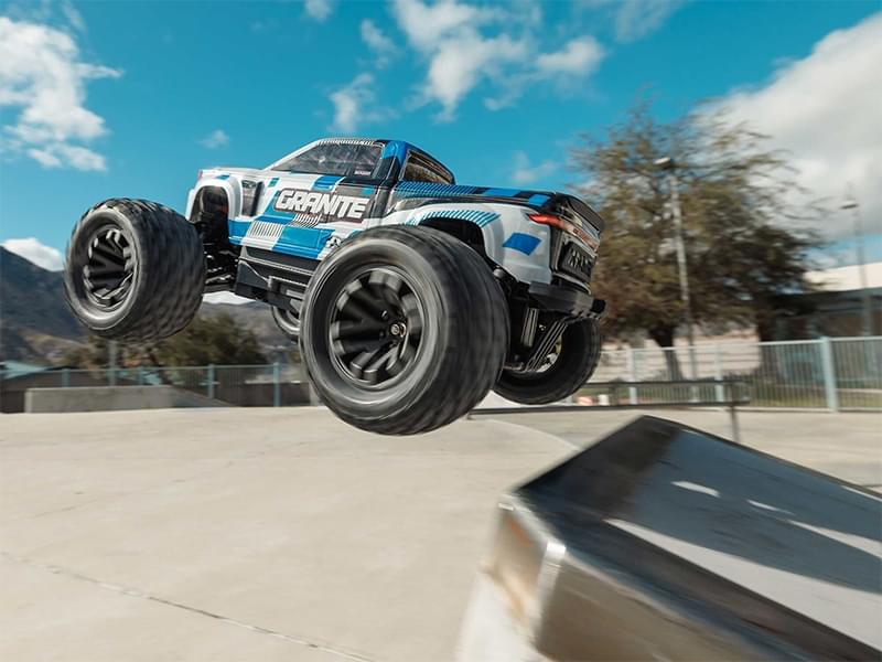 Arrma Monster Truck charbon Granite MEGA 665 4X4 RTR 1/10 ARA4202V4T2 - Breizh Modélisme.