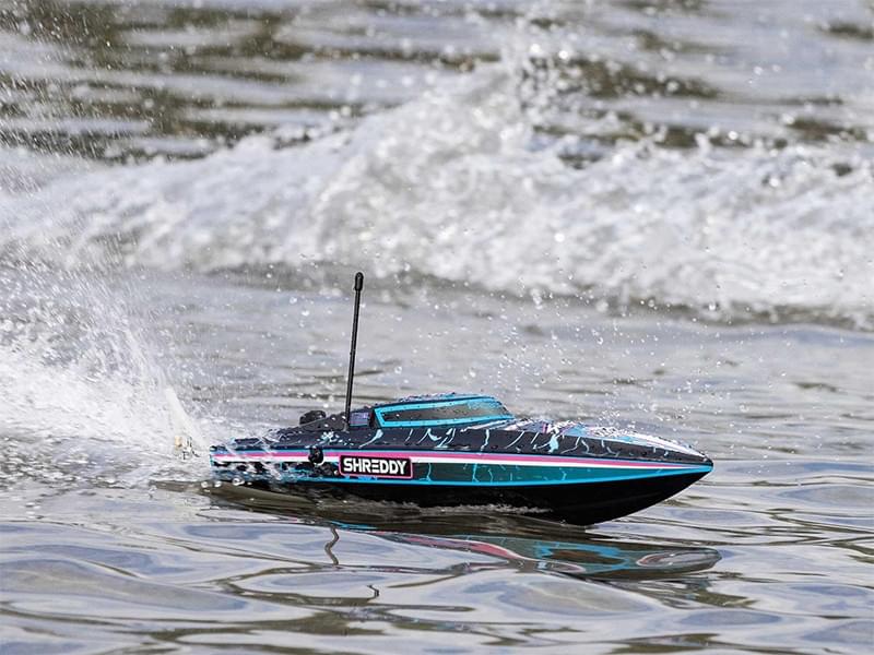 Bateau Télécommandé ProBoat Recoil 2 18 brushless RTR noir" - Breizh Modélisme.