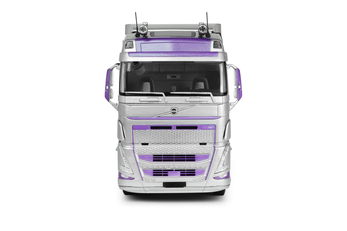 Solido S2400105 Voiture miniature collection 1/24 FH Globetrotter XL argent/violet 2023 - Breizh Modélisme.