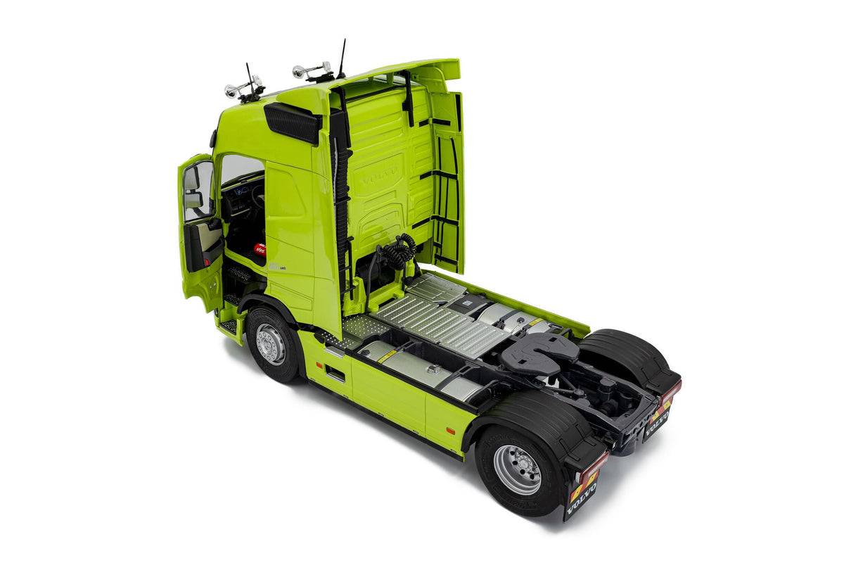 Solido S2400107 Camion miniature collection 1/24 Volvo FH Globetrotter XL Neon vert 2023