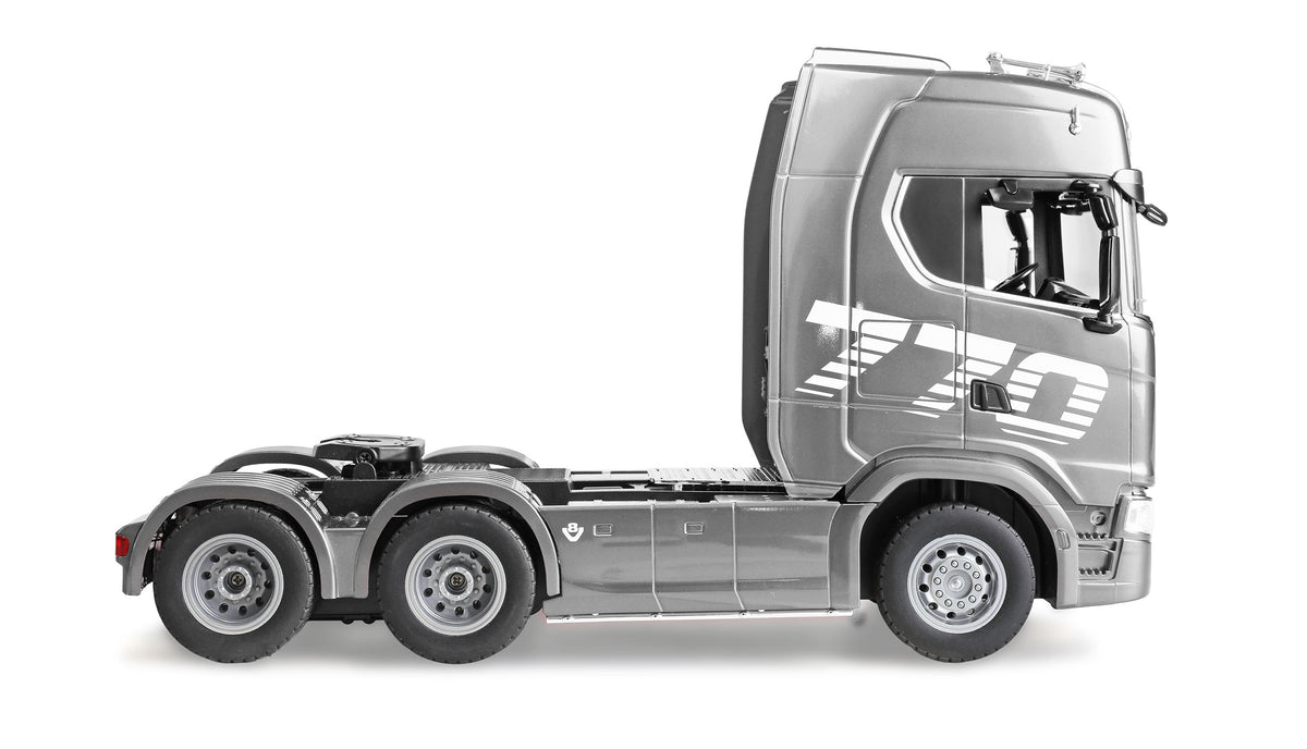 Amewi Scania 770S RC 1/24 gris avec remorque porte-engins (Copie) - Breizh Modélisme.