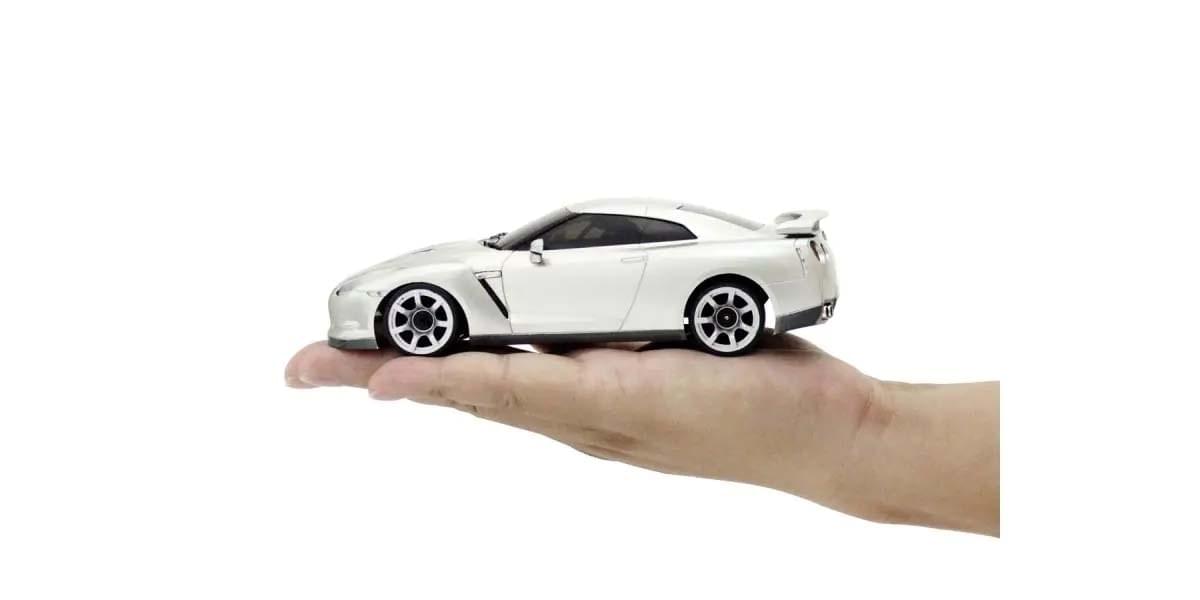 Kyosho First Mini-Z 1:28 Nissan GT-R R35 Silver -  K.66608A - Breizh Modélisme.