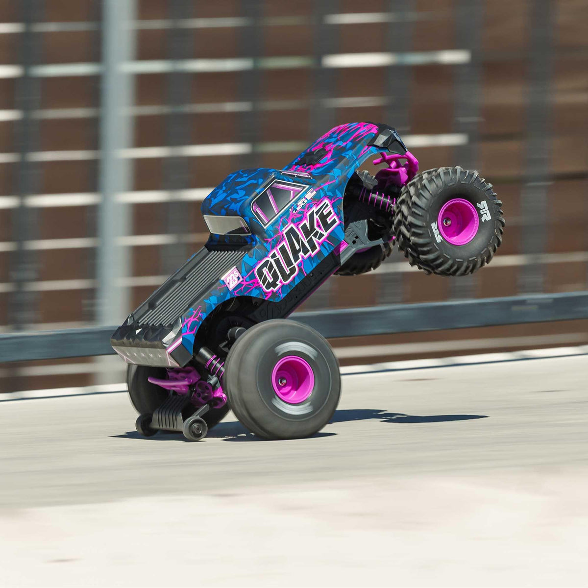 Monster truck RC Arrma Quake 223S 2WD 1/10 brushless RTR violet – ARA3537T3