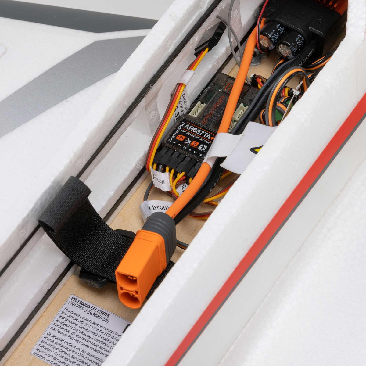 E-flite V1200 1.2m BNF Basic avec AS3X+ et SAFE