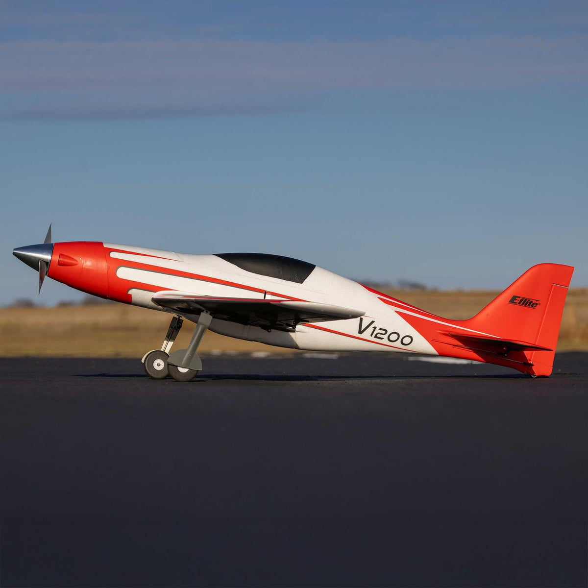 E-flite V1200 1.2m BNF Basic avec AS3X+ et SAFE
