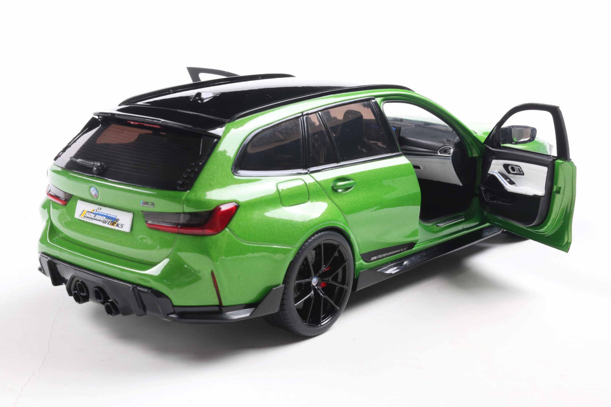 Solido S1813703 Voiture miniature collection 1/18 BMW Touring performance parts – Green Metallic – 2024