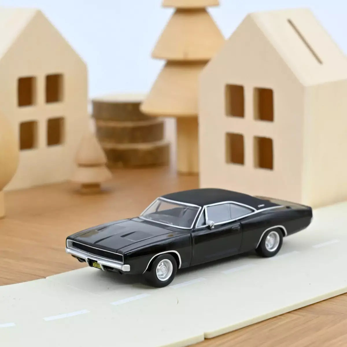 Voiture miniature 1/43 Dodge Charger 1968 Noir Jet-car Norev display