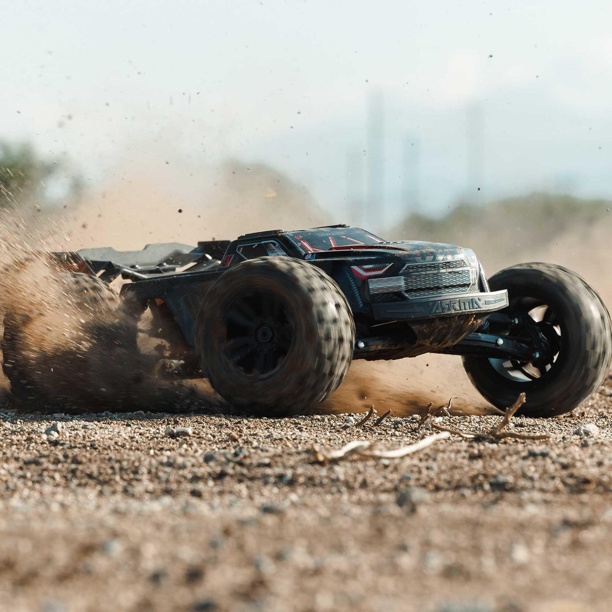 Arrma 1/8 Truggy Kraton 6S EXtreme Bash 4x4 RTR - ARA8708V6T1 - Breizh Modélisme.