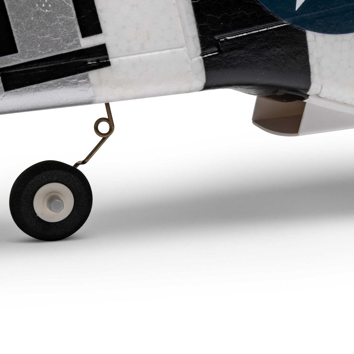 Avion E-Flite P-51D Mustang 1,0 m BNF Basic avec AS3X+ et SAFE EFL02650 - Breizh Modélisme.