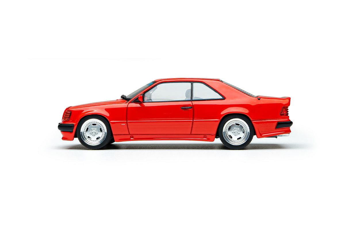 Voiture miniature 1/43 Mercedes-Benz 300CE 6.0 AMG « The Hammer » Widebody Rouge 1988 Solido S4318902