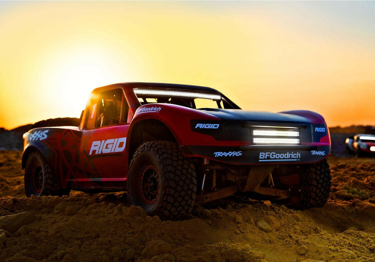 Traxxas 8485 Kit Leds + Alimentation amplificateur pour l'UDR - Breizh Modélisme.